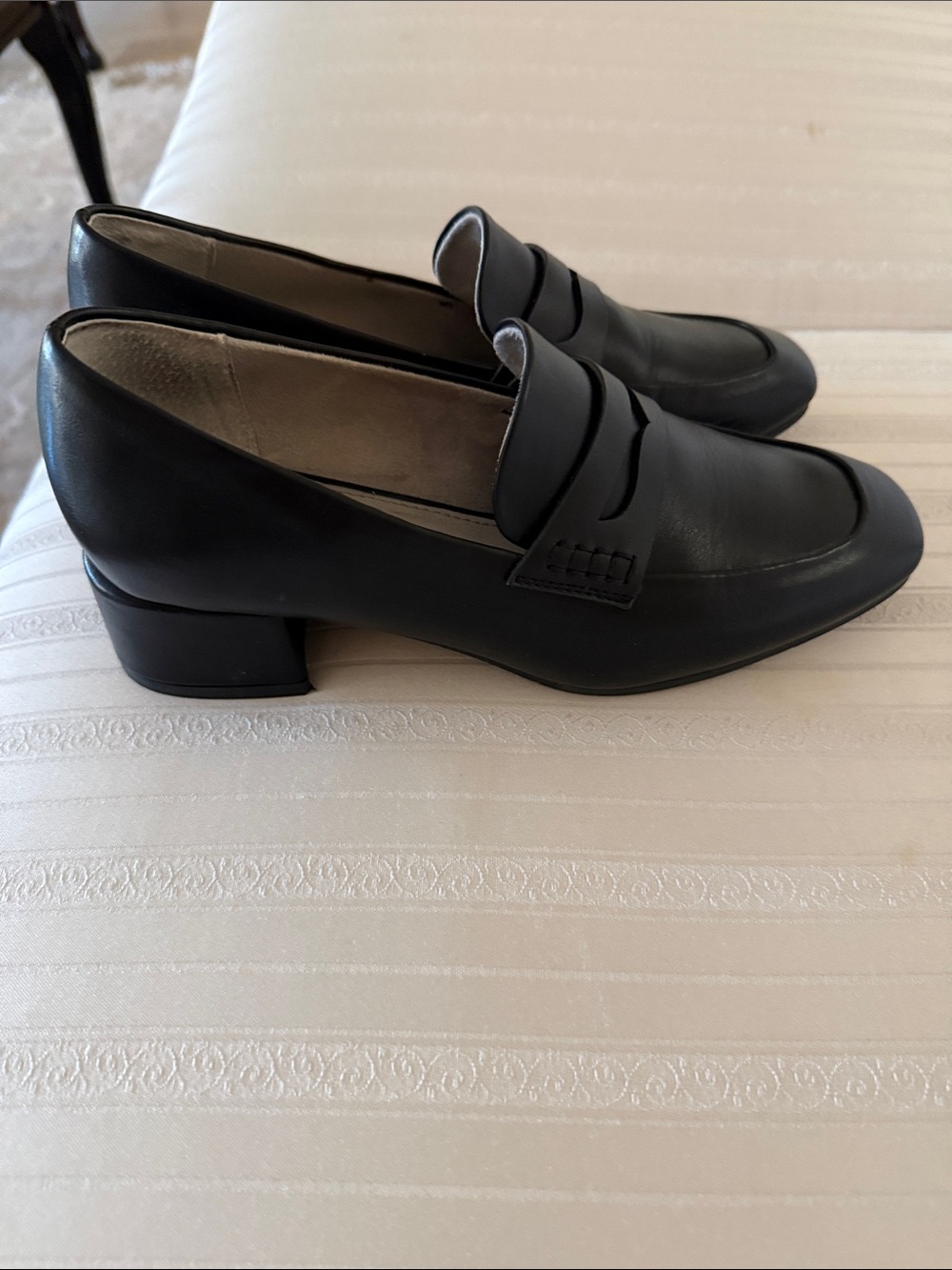 Cliffs by WHITE MOUNTAIN Black Leather Low-Heel Penny Loafers